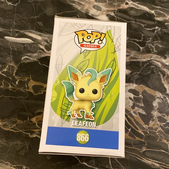 Leafeon Pokemon Funko Pop (866) - Lightly Used with Original Box - Picture 5 of 15